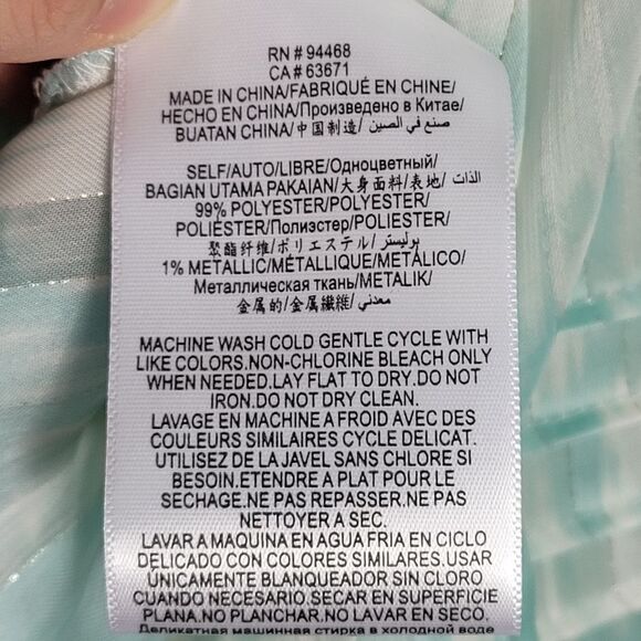 BCBGMAXAZRIA Printed Long Sleeve Blouse SIZE MEDIUM - Picture 15 of 16